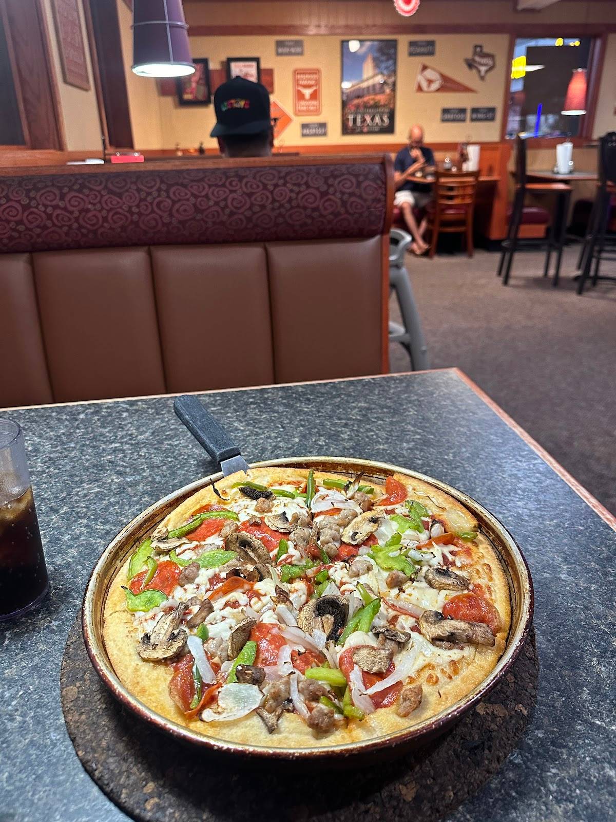 Pizza Hut restaurant in Austin - photo 3