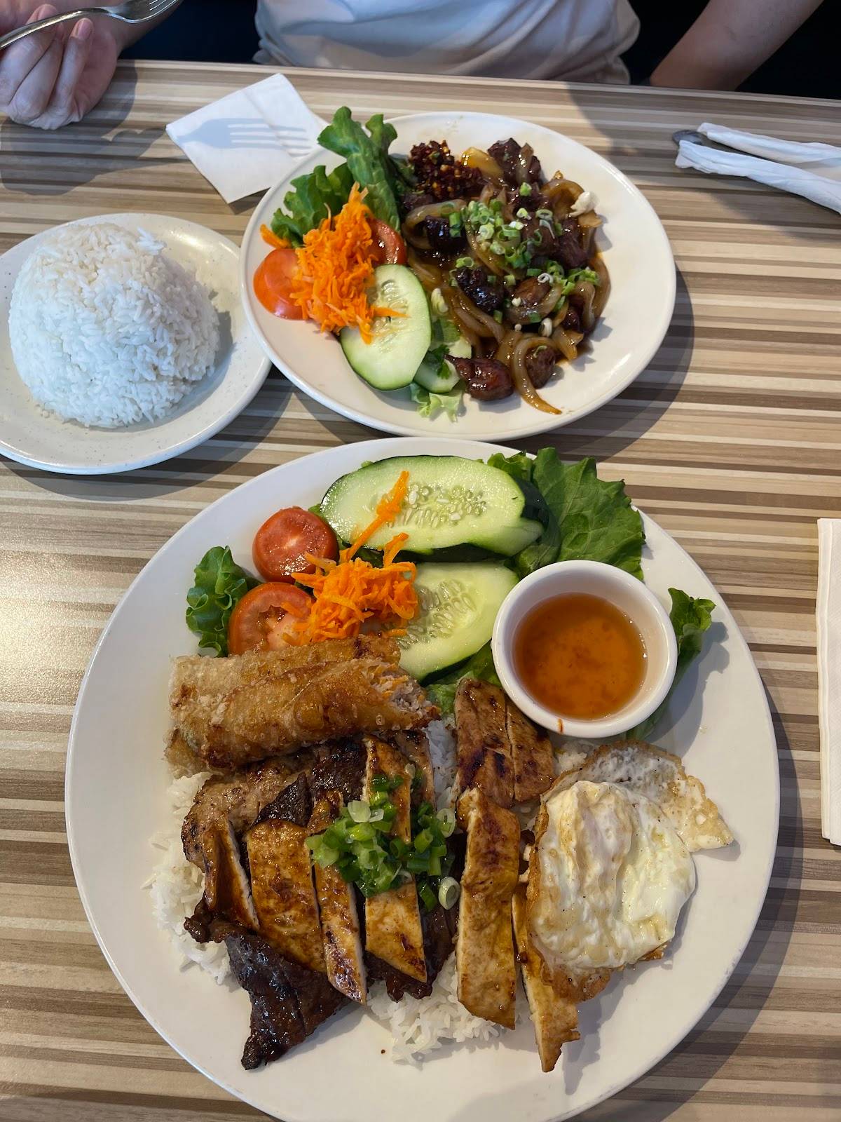 Saigon Basil restaurant in Richmond - photo 3