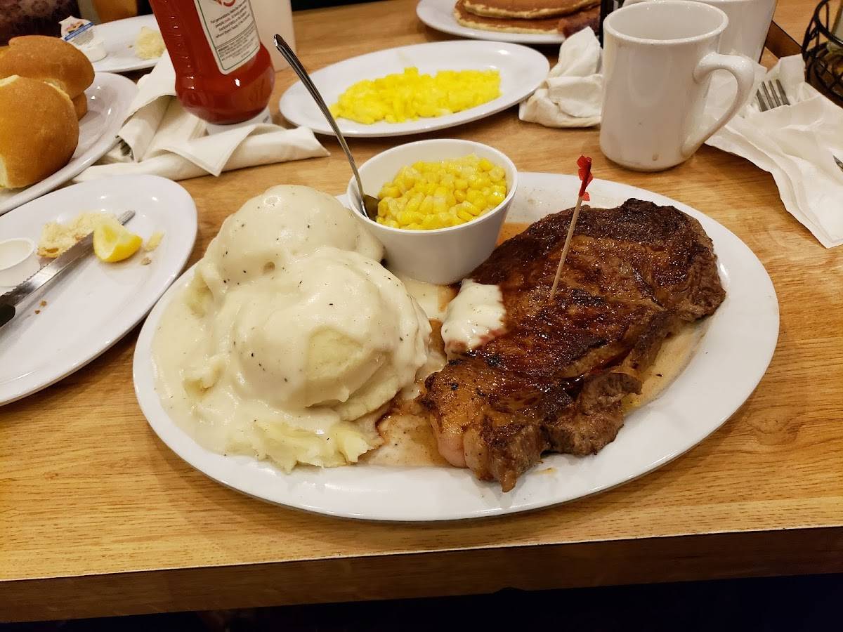 Kelley's Country Cookin' restaurant in Pasadena - photo 2