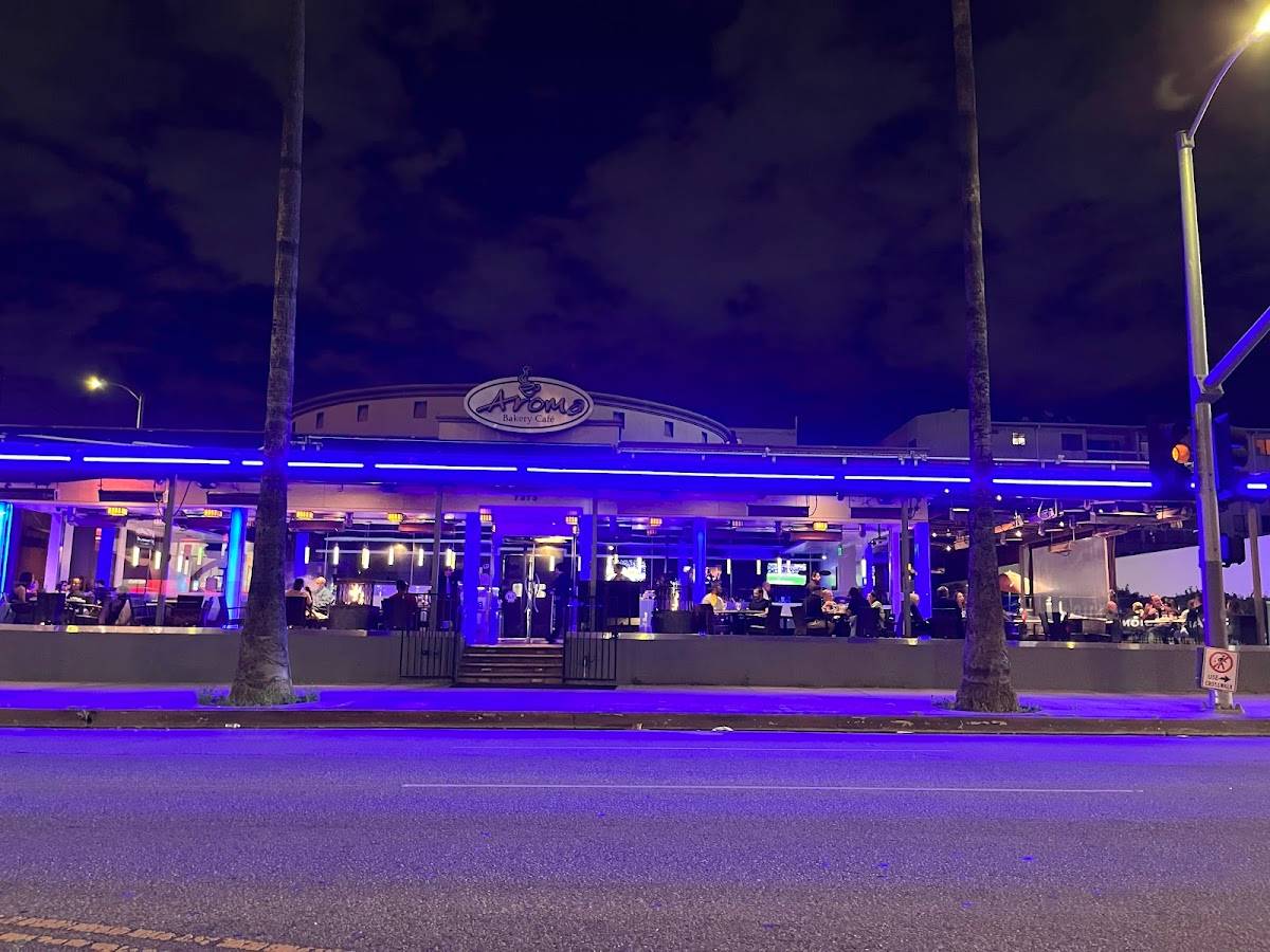 Aroma Sunset Bar and Grill restaurant in Los Angeles - photo 5