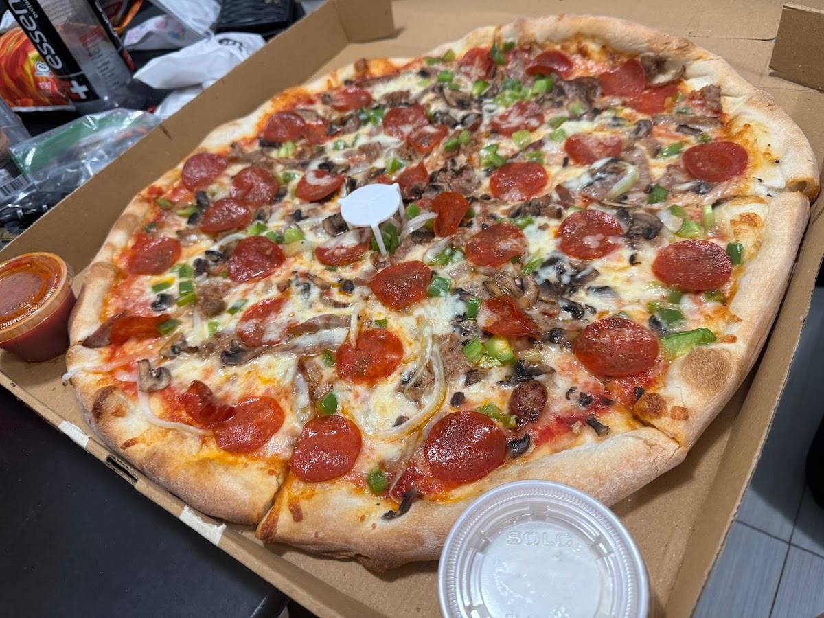 Luigi’s Pizza restaurant in Brooklyn - photo 4