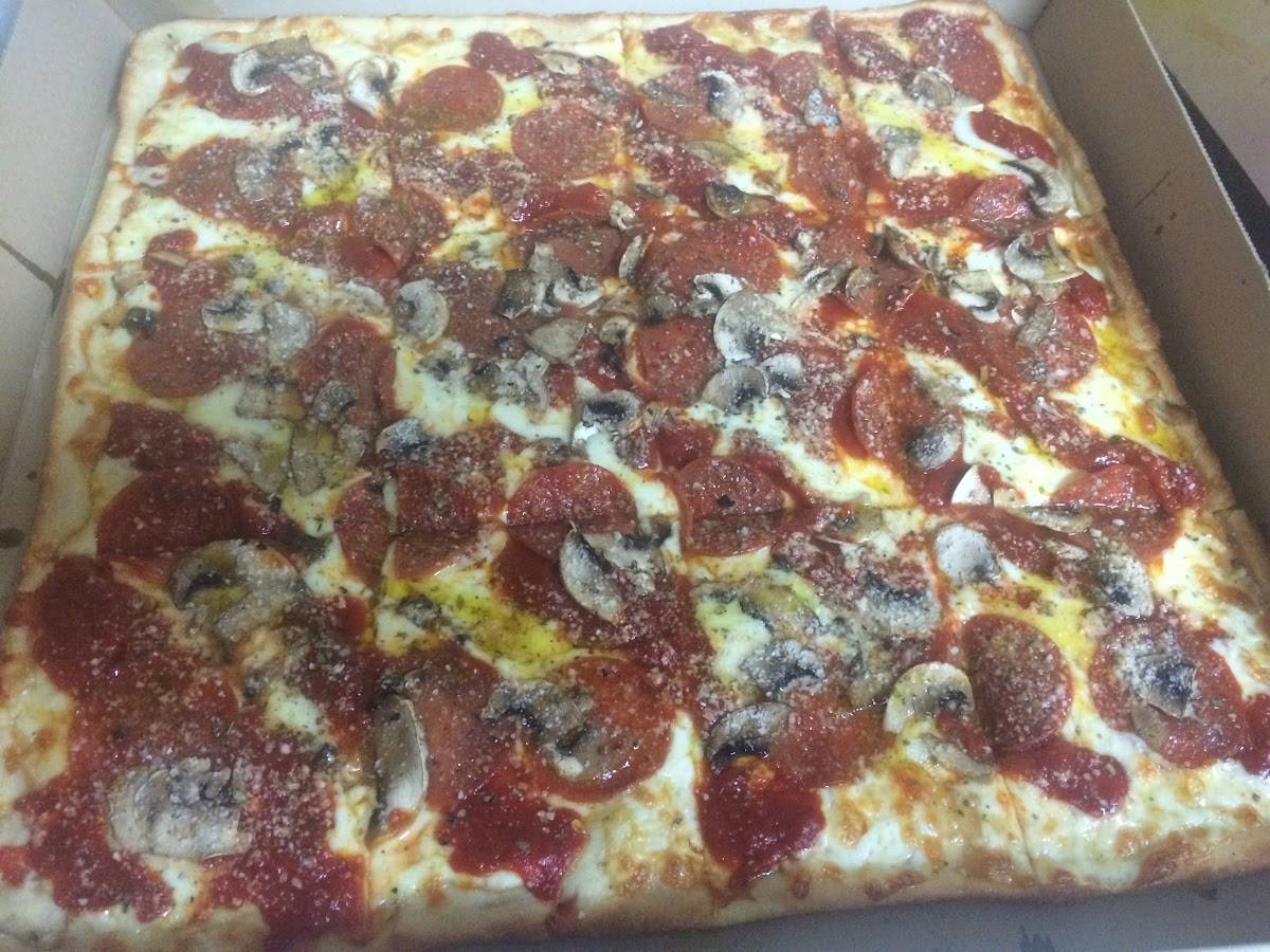 Luigi’s Pizza restaurant in Brooklyn - photo 5