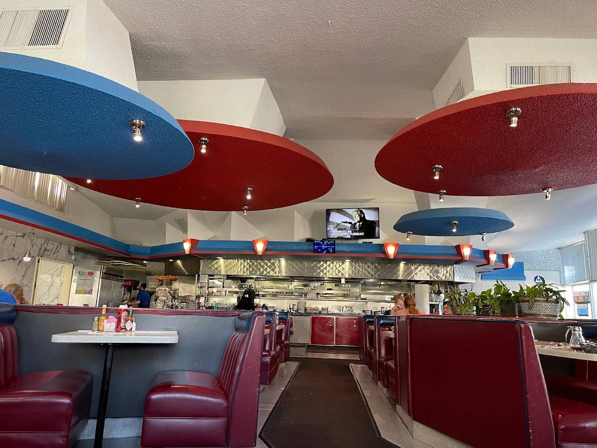 Dinah's Comfort Kitchen restaurant in Culver City - photo 3
