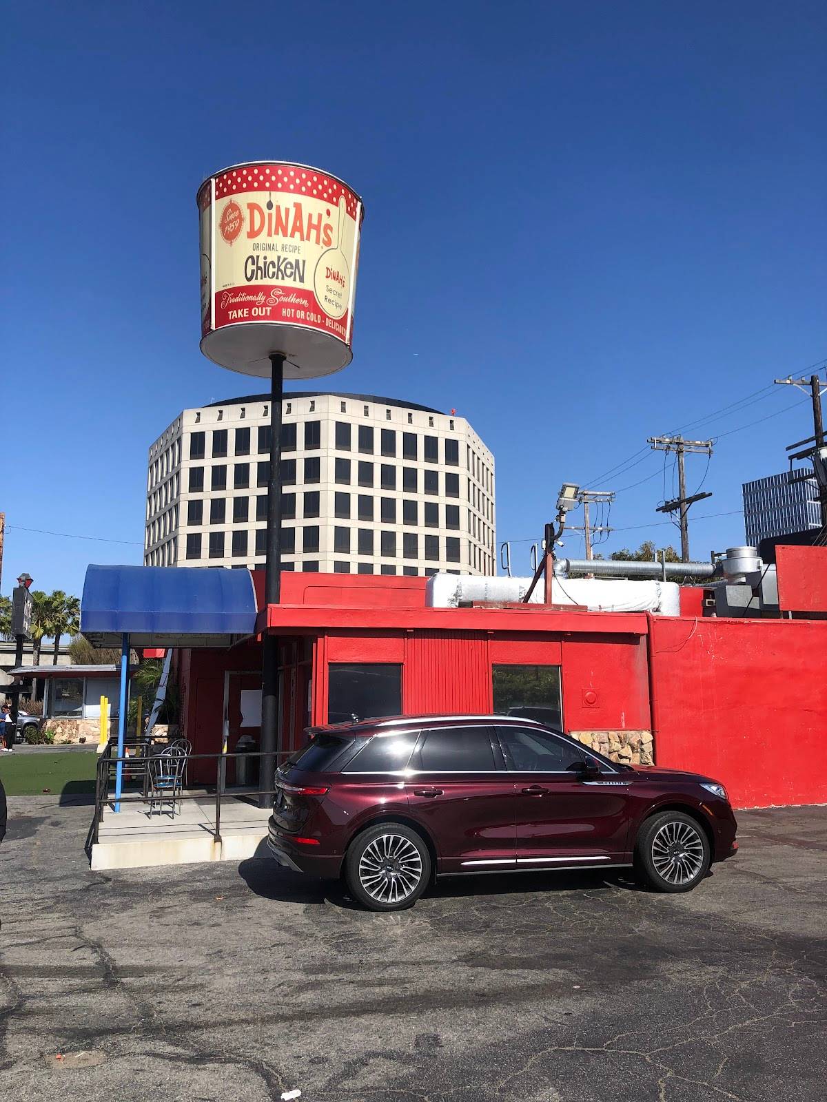 Dinah's Comfort Kitchen restaurant in Culver City - photo 4