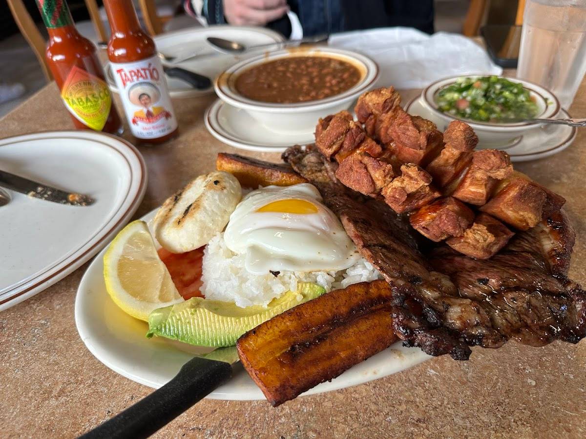 La Fonda Antioquena restaurant in Los Angeles - photo 3