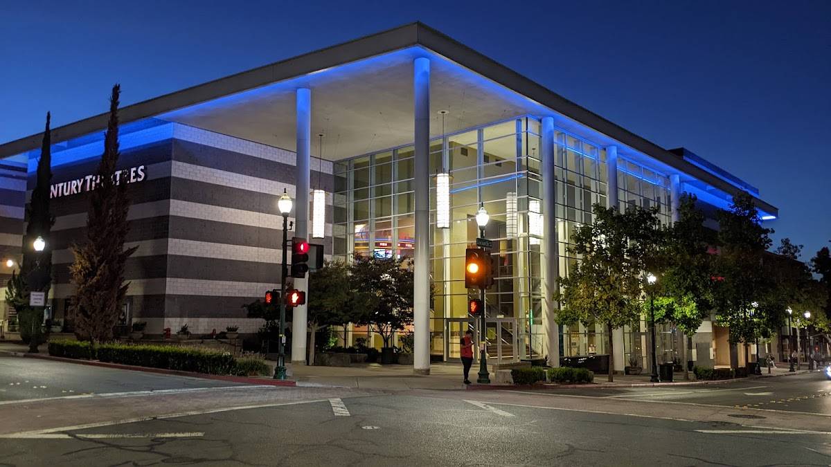Cinemark Century Walnut Creek 14 and XD restaurant in Walnut Creek - photo 4