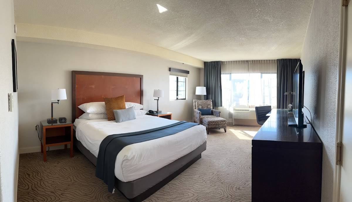 The Paramount Hotel Portland restaurant in Portland - photo 2