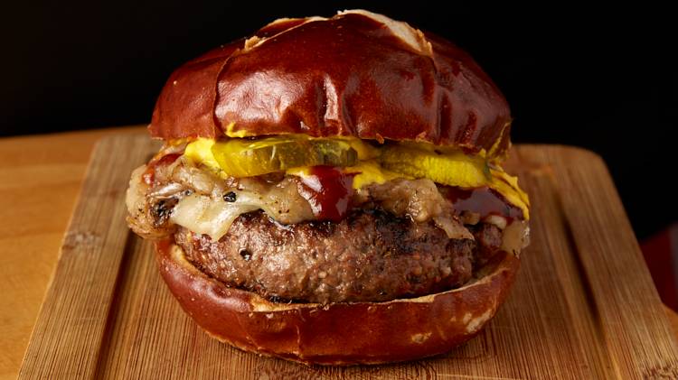 Butcher & The Burger restaurant in Chicago - photo 2