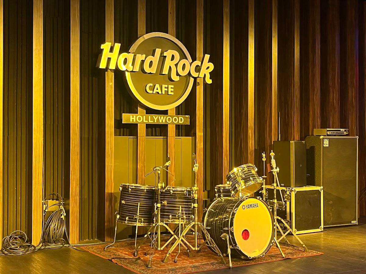 Hard Rock Cafe restaurant in Los Angeles - photo 4