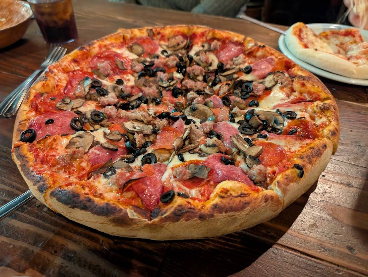Popolo's Pizza restaurant in Fresno - photo 2
