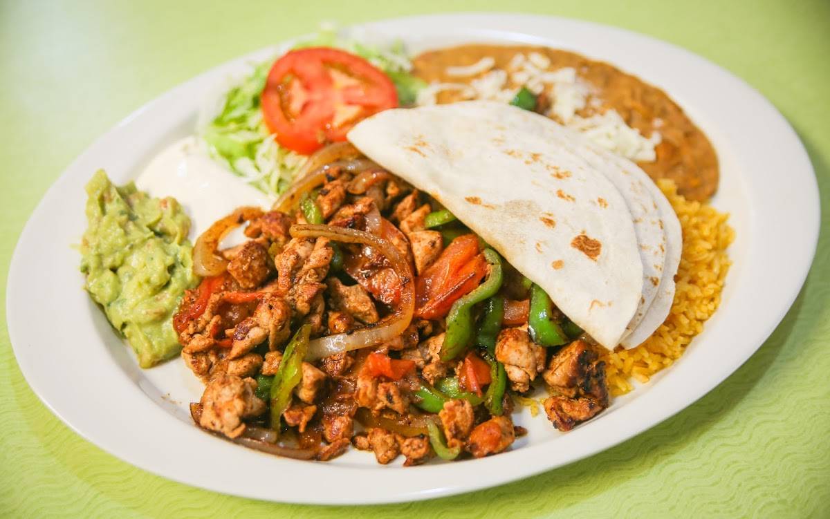 Taqueria Tapaltos restaurant in Sacramento - photo 2