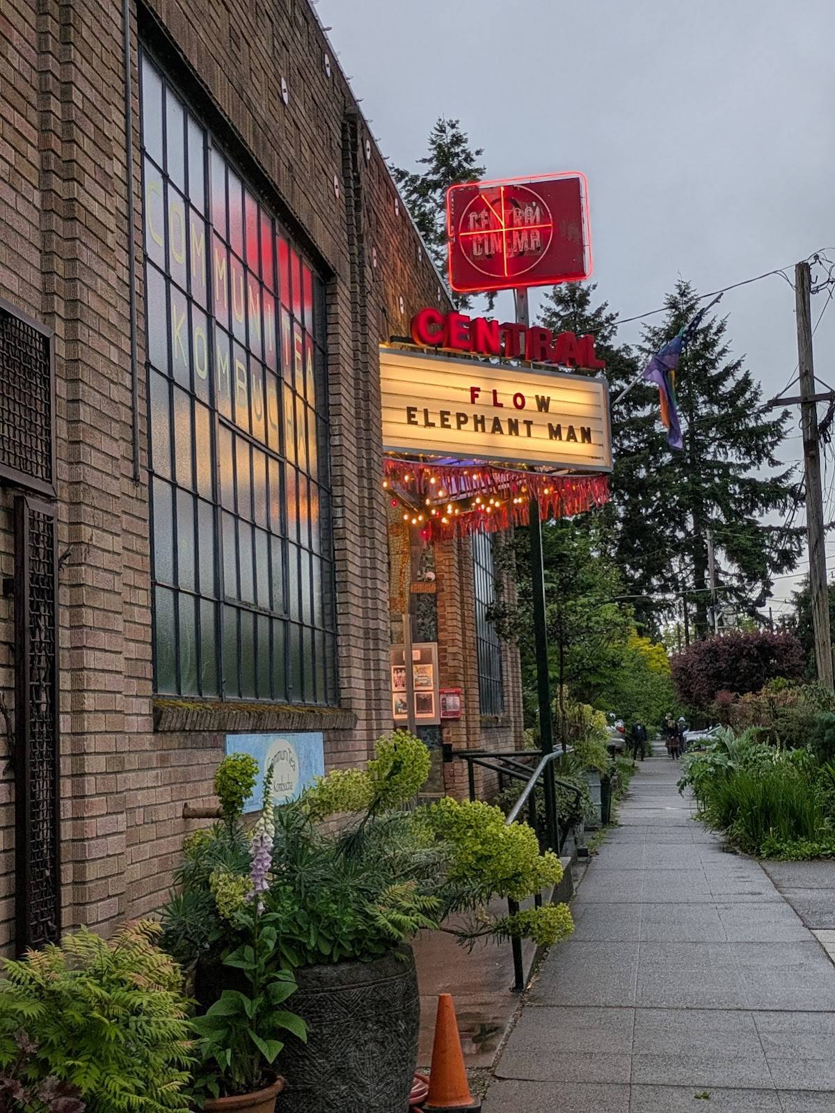 Central Cinema restaurant in Seattle - photo 4
