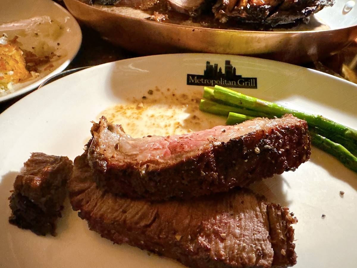 Metropolitan Grill restaurant in Seattle - photo 4