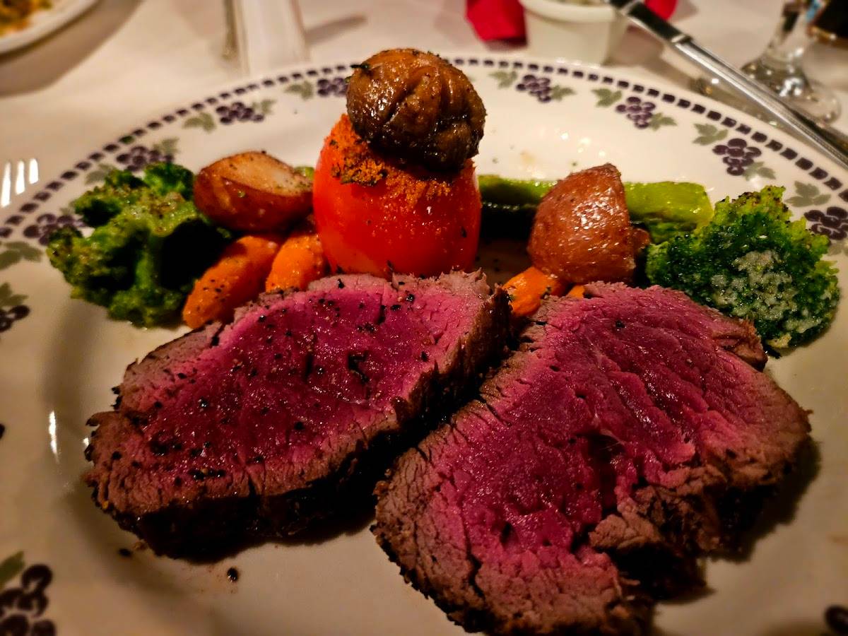 Lynn's Steakhouse restaurant in Houston - photo 4