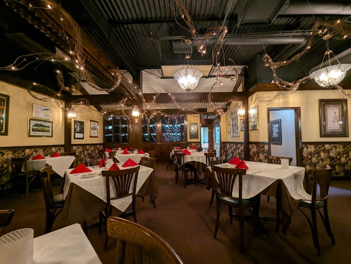 Lynn's Steakhouse restaurant in Houston - photo 5