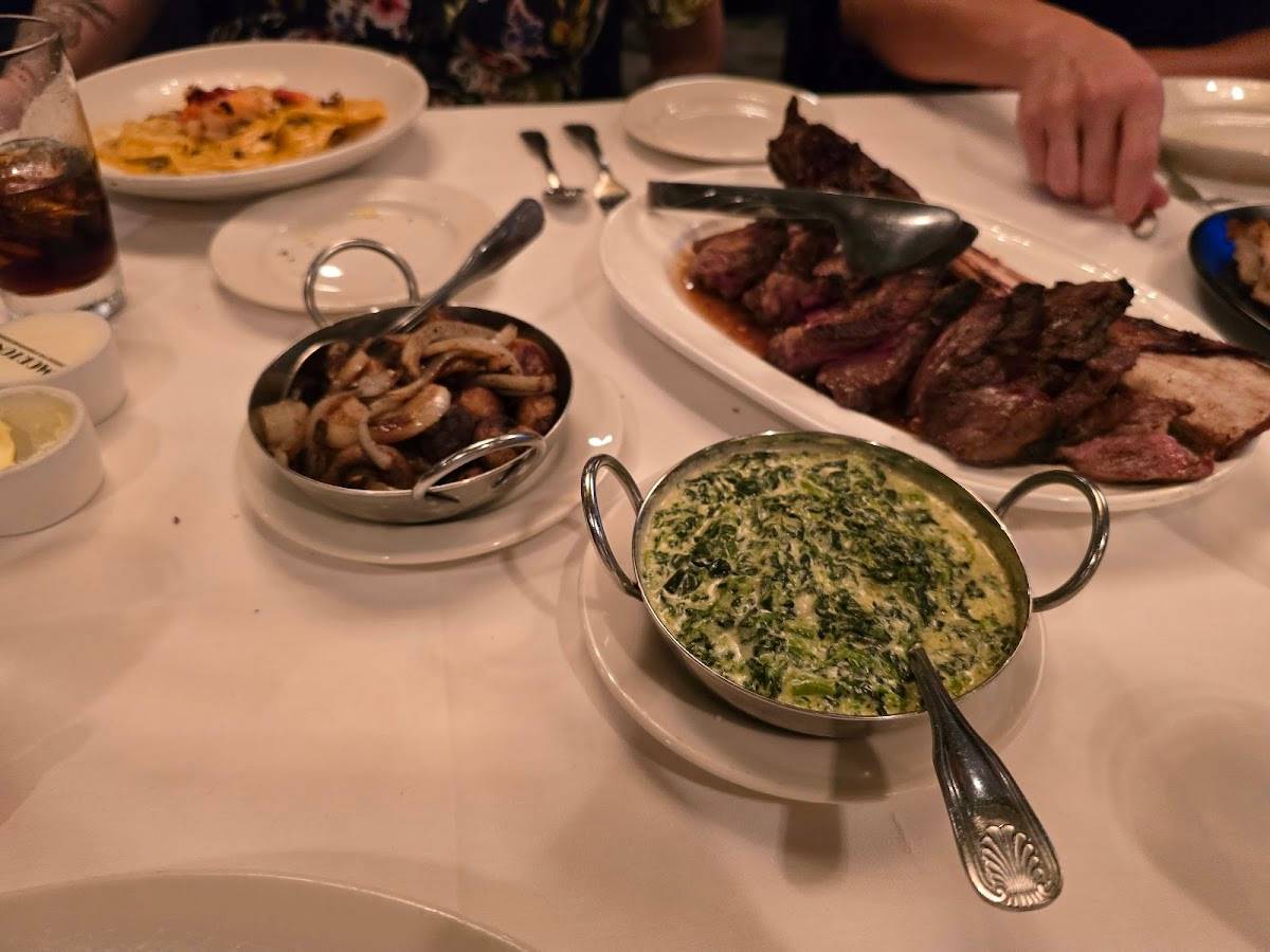 Morton's The Steakhouse restaurant in Houston - photo 4