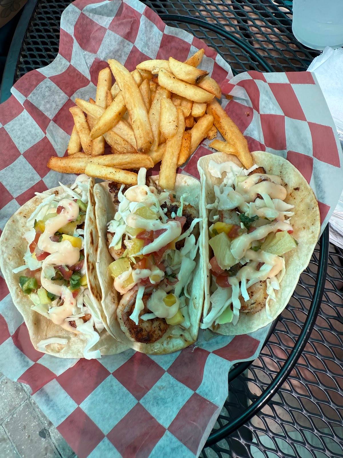 Twisted Shrimp restaurant in Islamorada - photo 5