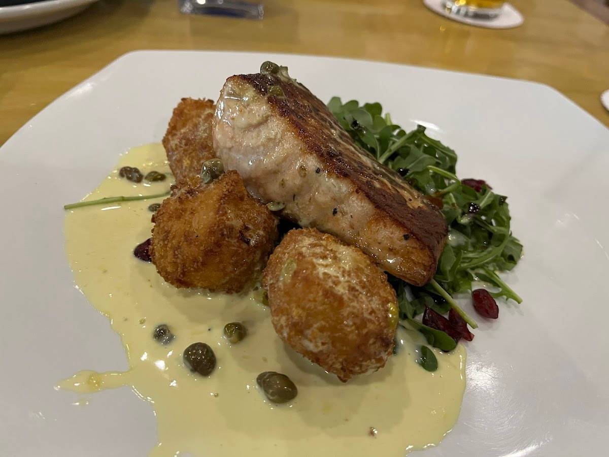 Main 101 Grill and Bar restaurant in La Porte - photo 4