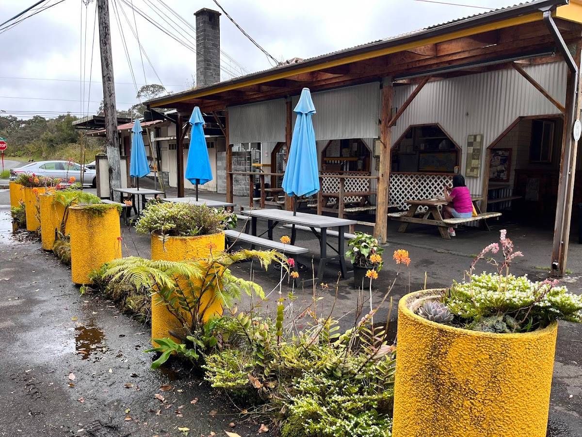 Eagle's Lighthouse Cafe restaurant in Volcano - photo 4