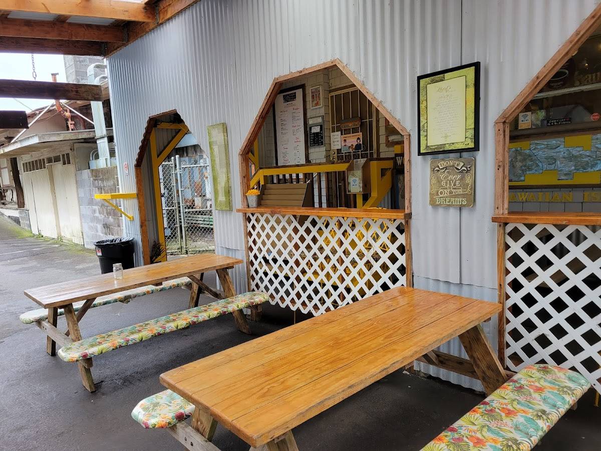 Eagle's Lighthouse Cafe restaurant in Volcano - photo 5
