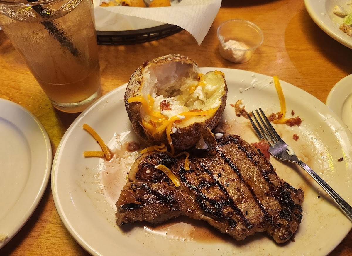Texas Roadhouse restaurant in Austin - photo 5
