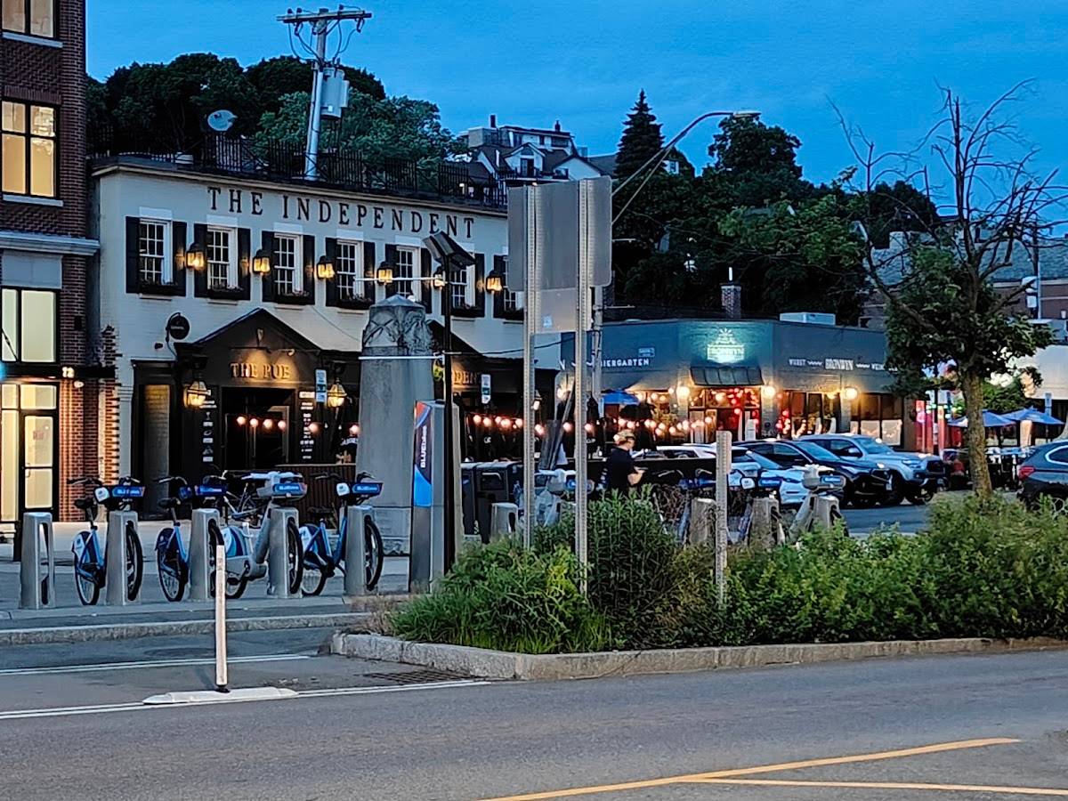 The Independent restaurant in Somerville - photo 3