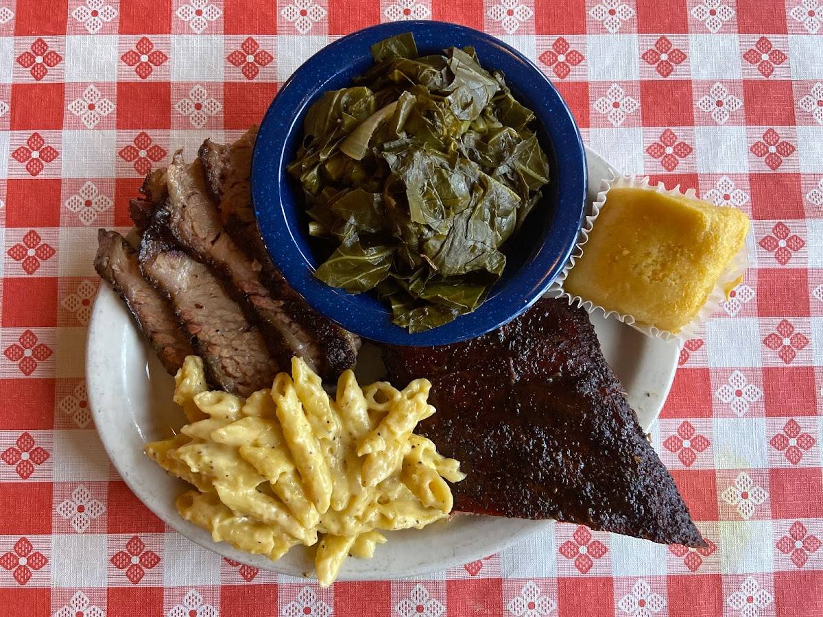 Fat Bob's Smokehouse restaurant in Buffalo - photo 2