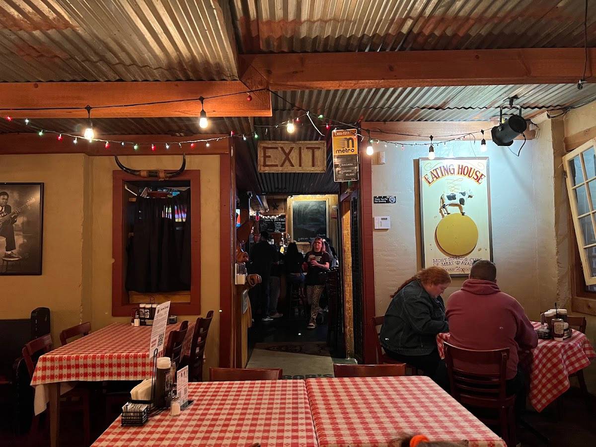 Fat Bob's Smokehouse restaurant in Buffalo - photo 5