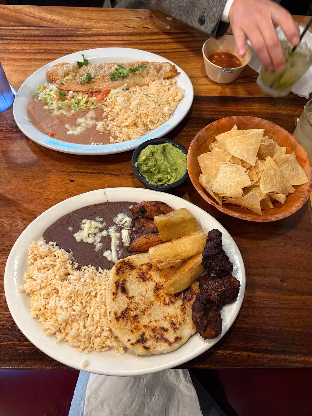 Gloria's Cafe restaurant in Los Angeles - photo 4