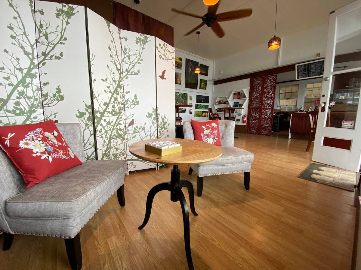 The CARDINAL Herbs, teas and Spices restaurant in Honokaa - photo 5