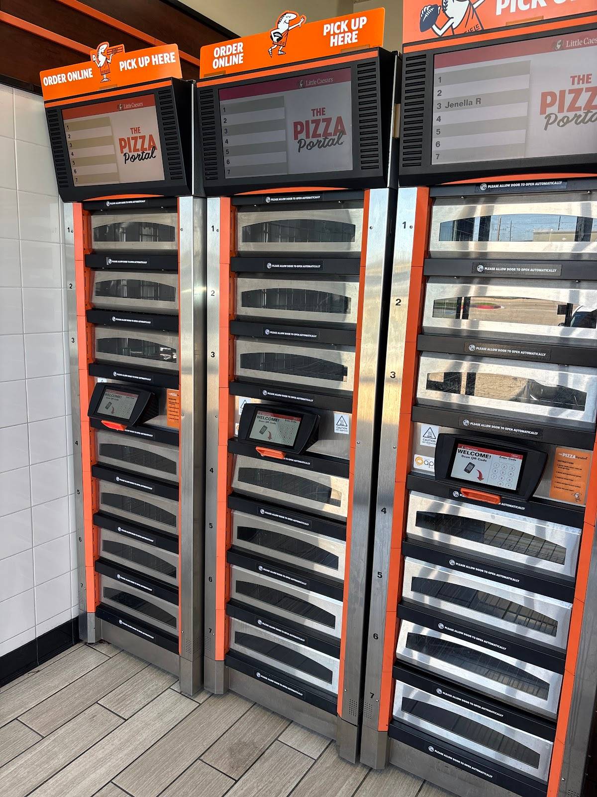 Little Caesars Pizza restaurant in Houston - photo 4