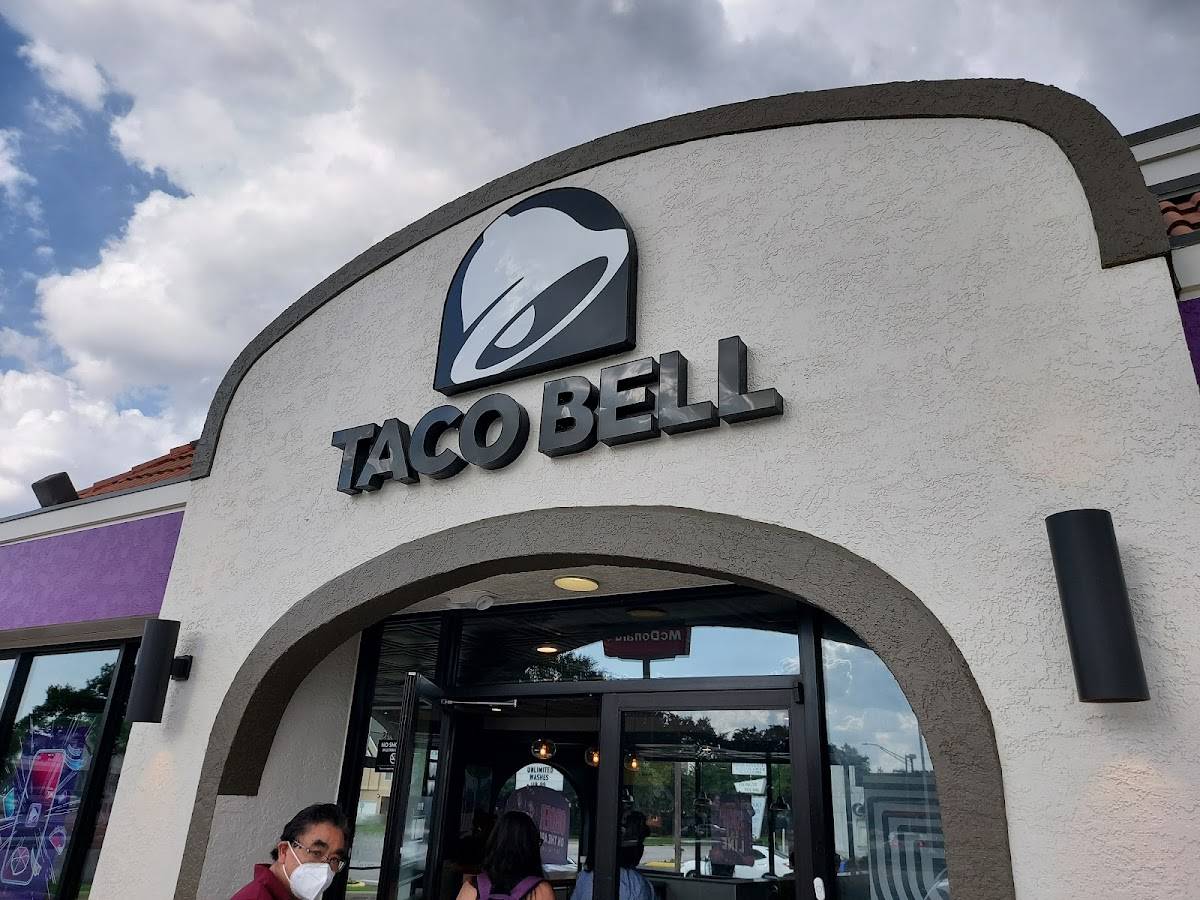 Taco Bell restaurant in Houston - photo 4
