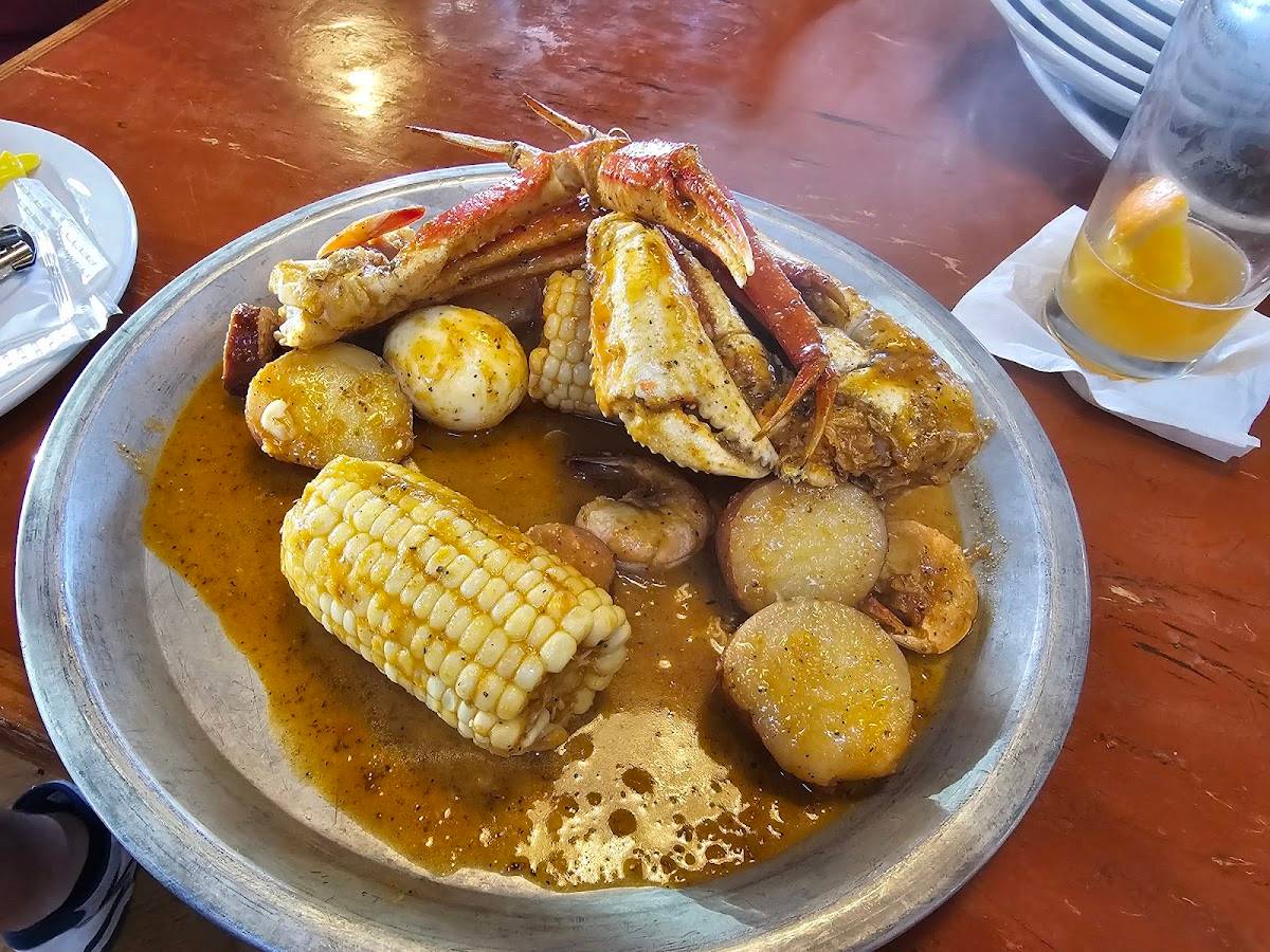 Joe's Crab Shack restaurant in San Diego - photo 5