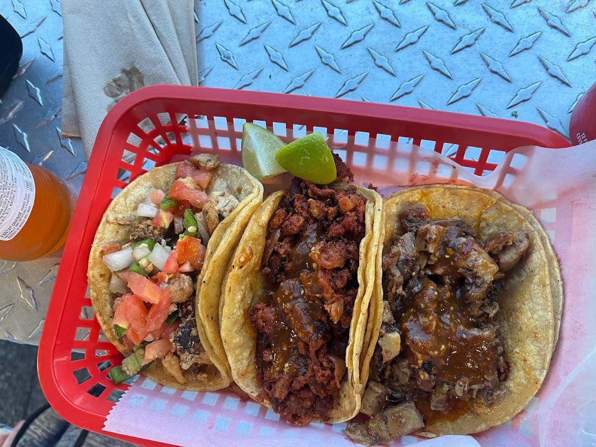 Las Palmas Tacos restaurant in Pittsburgh - photo 2
