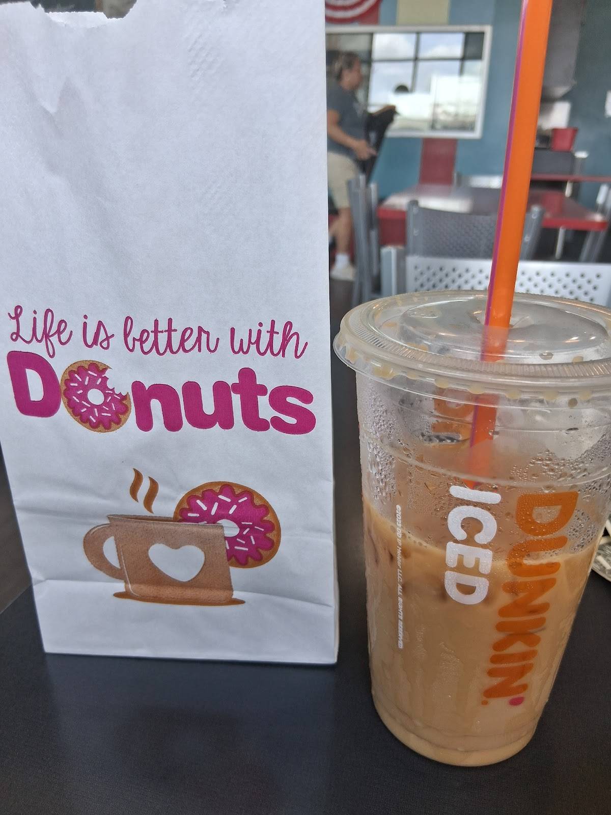 Dunkin' restaurant in Pasadena - photo 5