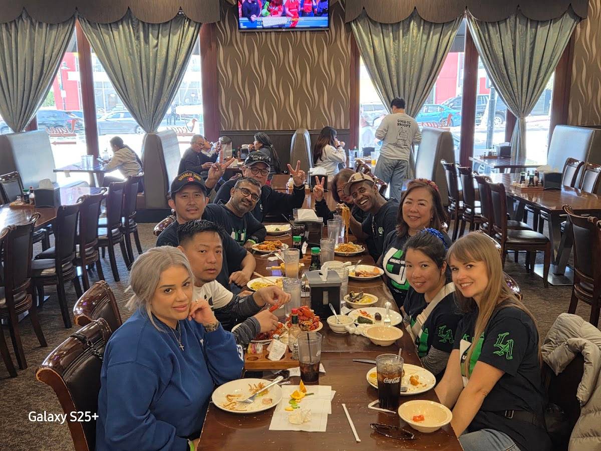 Vegas Seafood Buffet restaurant in Glendale - photo 2