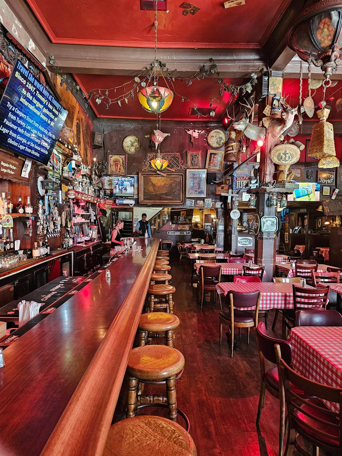 Tommy's Joynt restaurant in San Francisco - photo 4