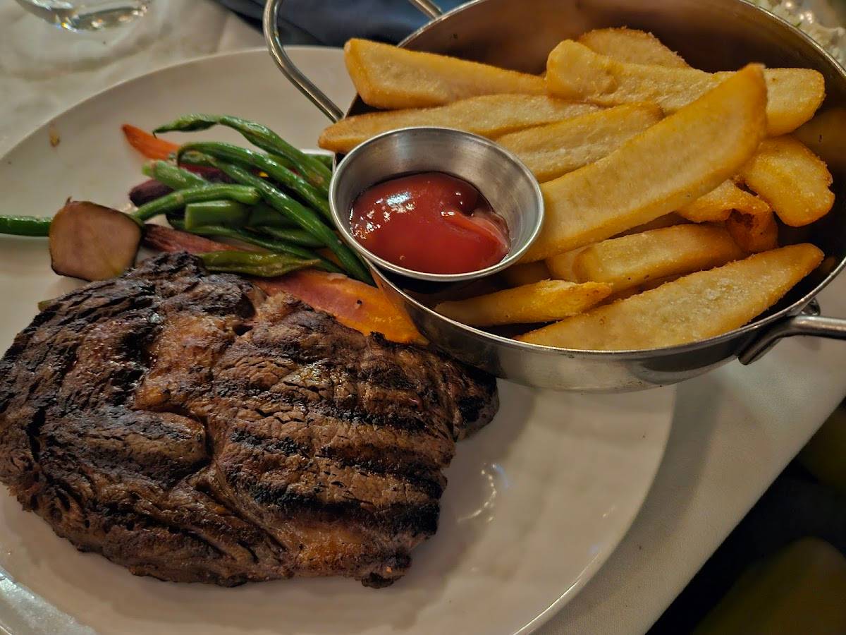 Mr. Shiloh's restaurant in Los Angeles - photo 4
