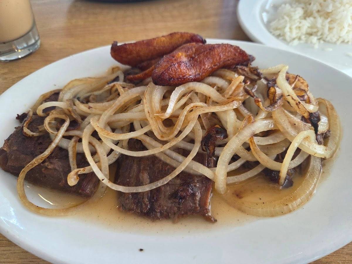 Versailles Cuban Food- La Cienega Blvd restaurant in Los Angeles - photo 3