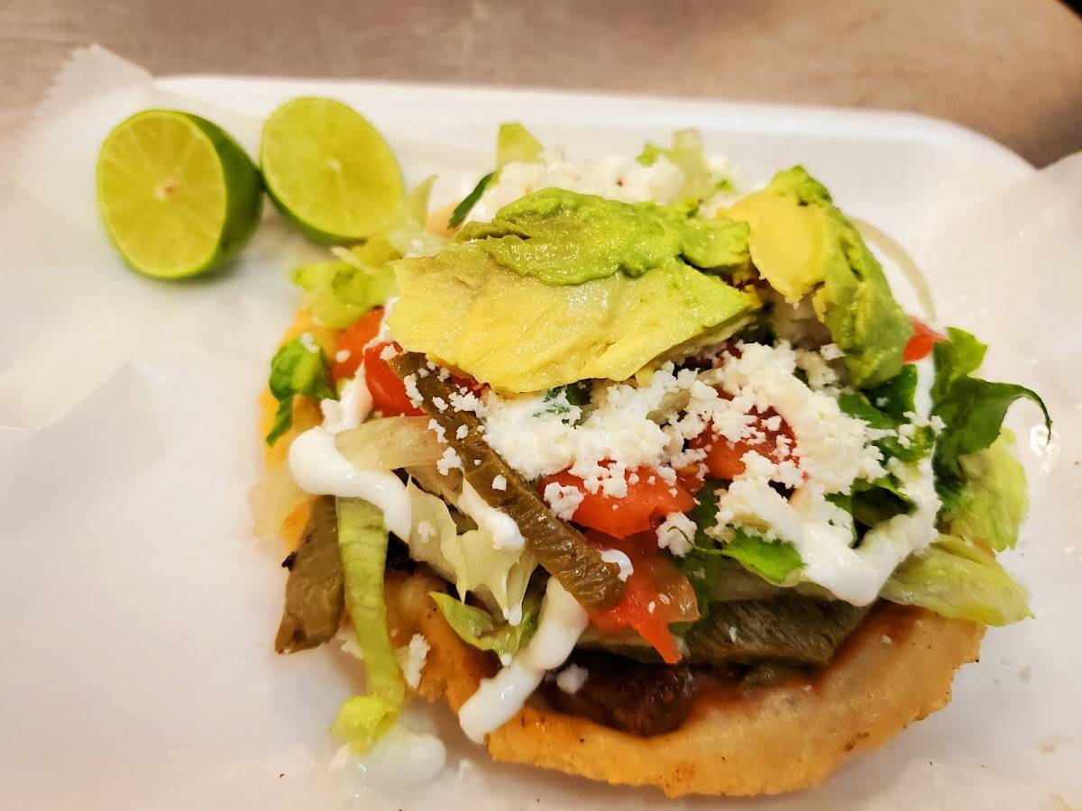 GLORIA'S CAFE & MEXICAN RESTAURANT restaurant in Houston - photo 2