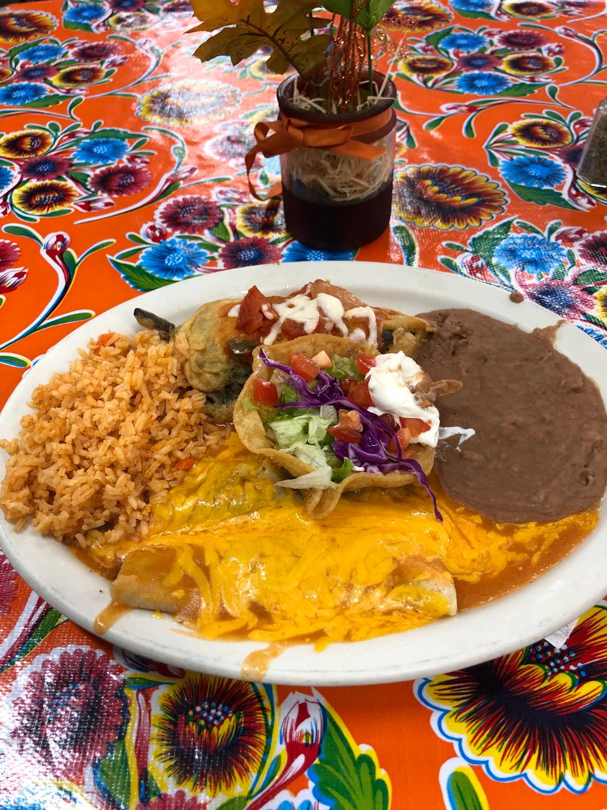 GLORIA'S CAFE & MEXICAN RESTAURANT restaurant in Houston - photo 3