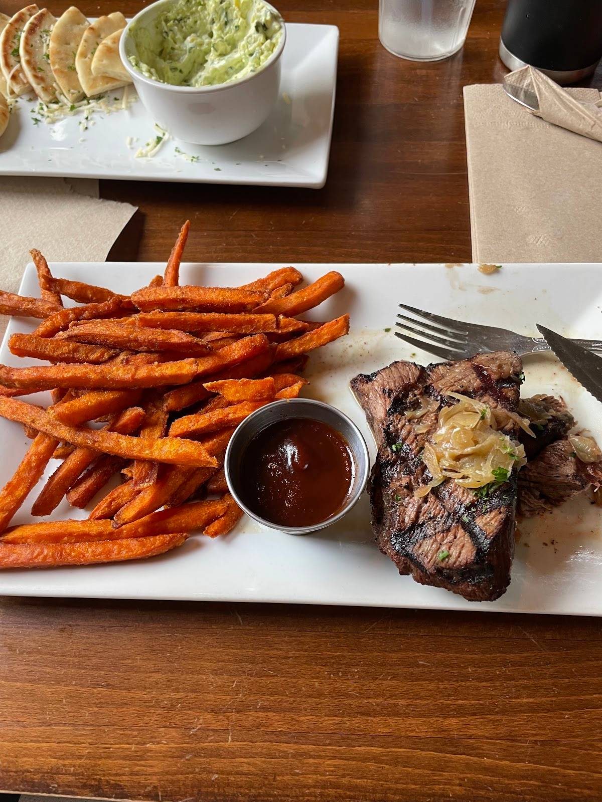 1850 Restaurant and Brewery restaurant in Mariposa - photo 3