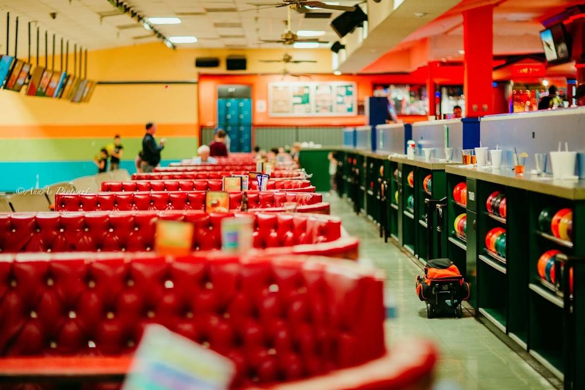 Back Alley Bowling - Glendale restaurant in Glendale - photo 4