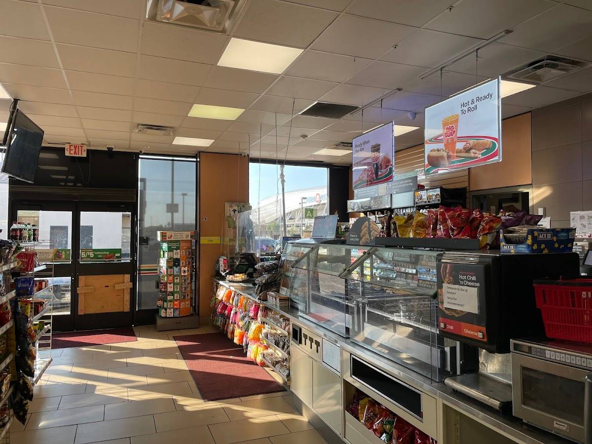 7-Eleven restaurant in Los Angeles - photo 2