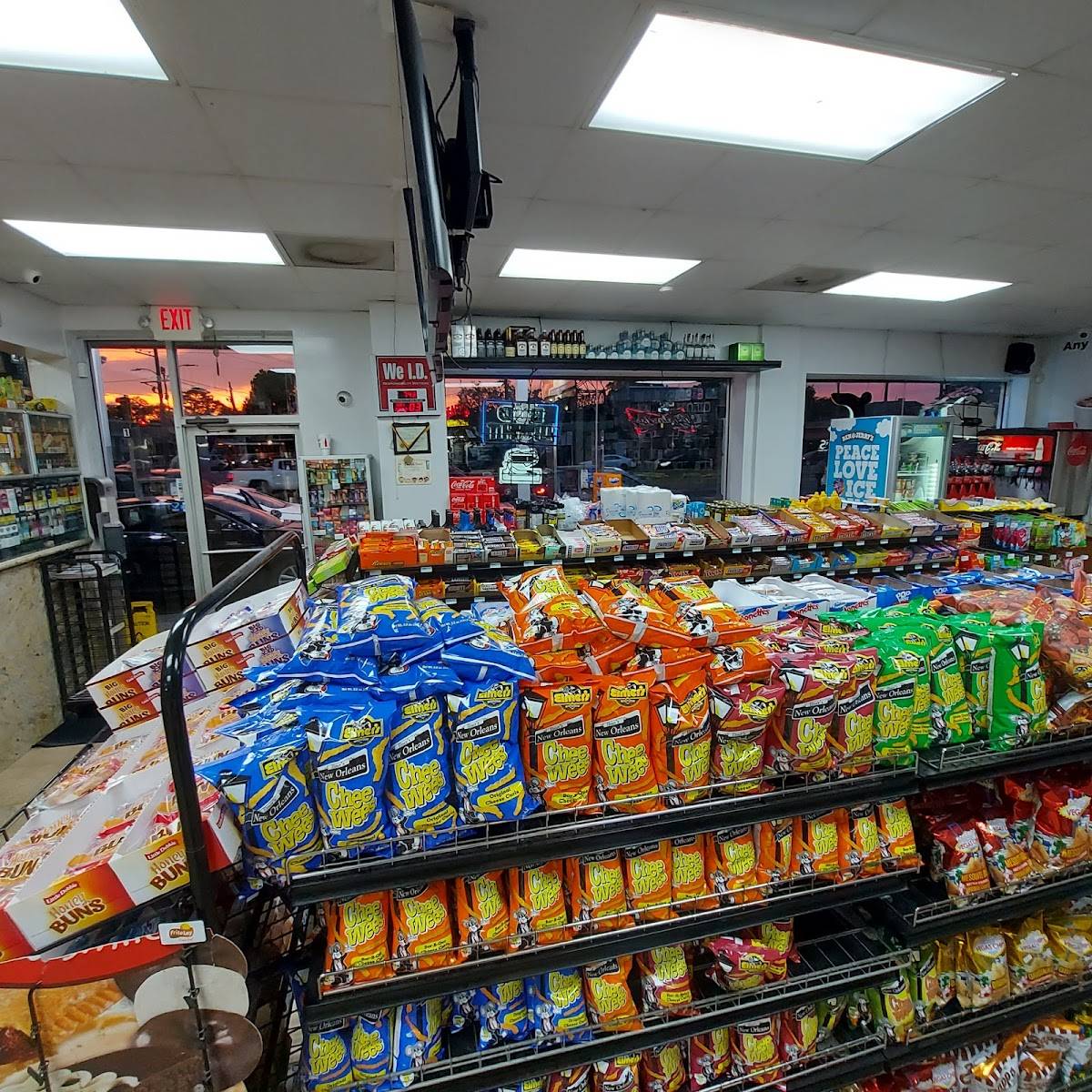 TRIANGLE DELI restaurant in New Orleans - photo 3