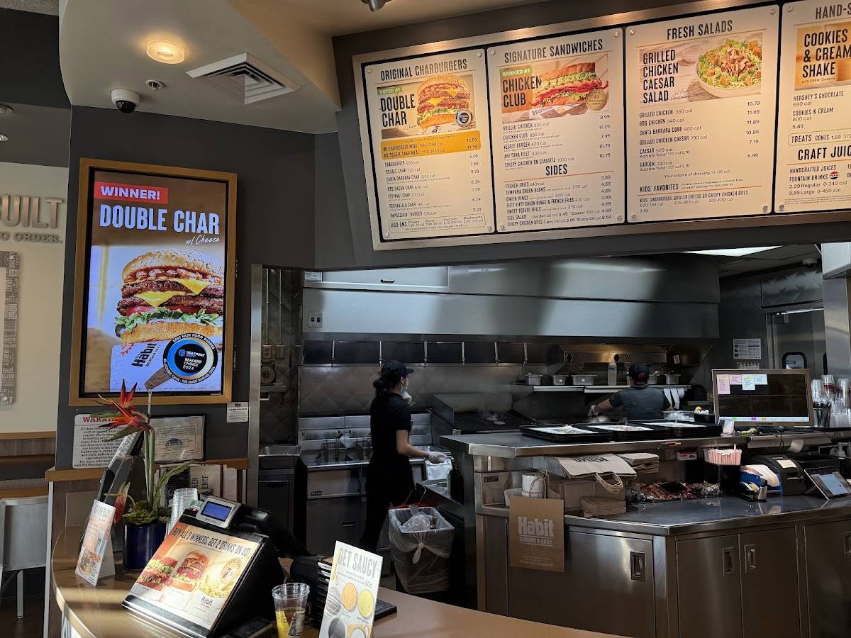 Habit Burger & Grill restaurant in Sunnyvale - photo 3