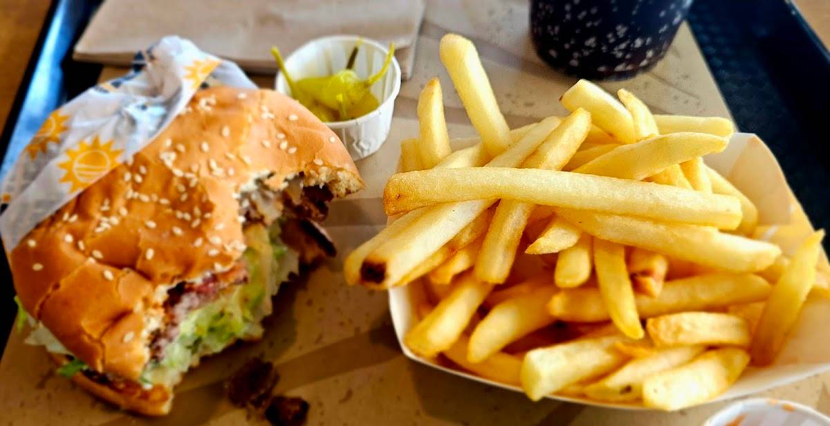 Habit Burger & Grill restaurant in Sunnyvale - photo 4