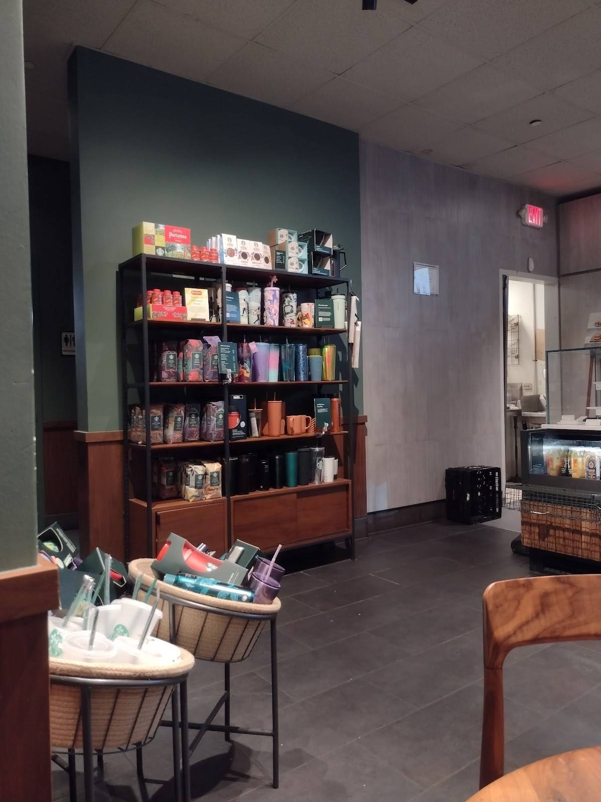 Starbucks restaurant in Hackensack - photo 4