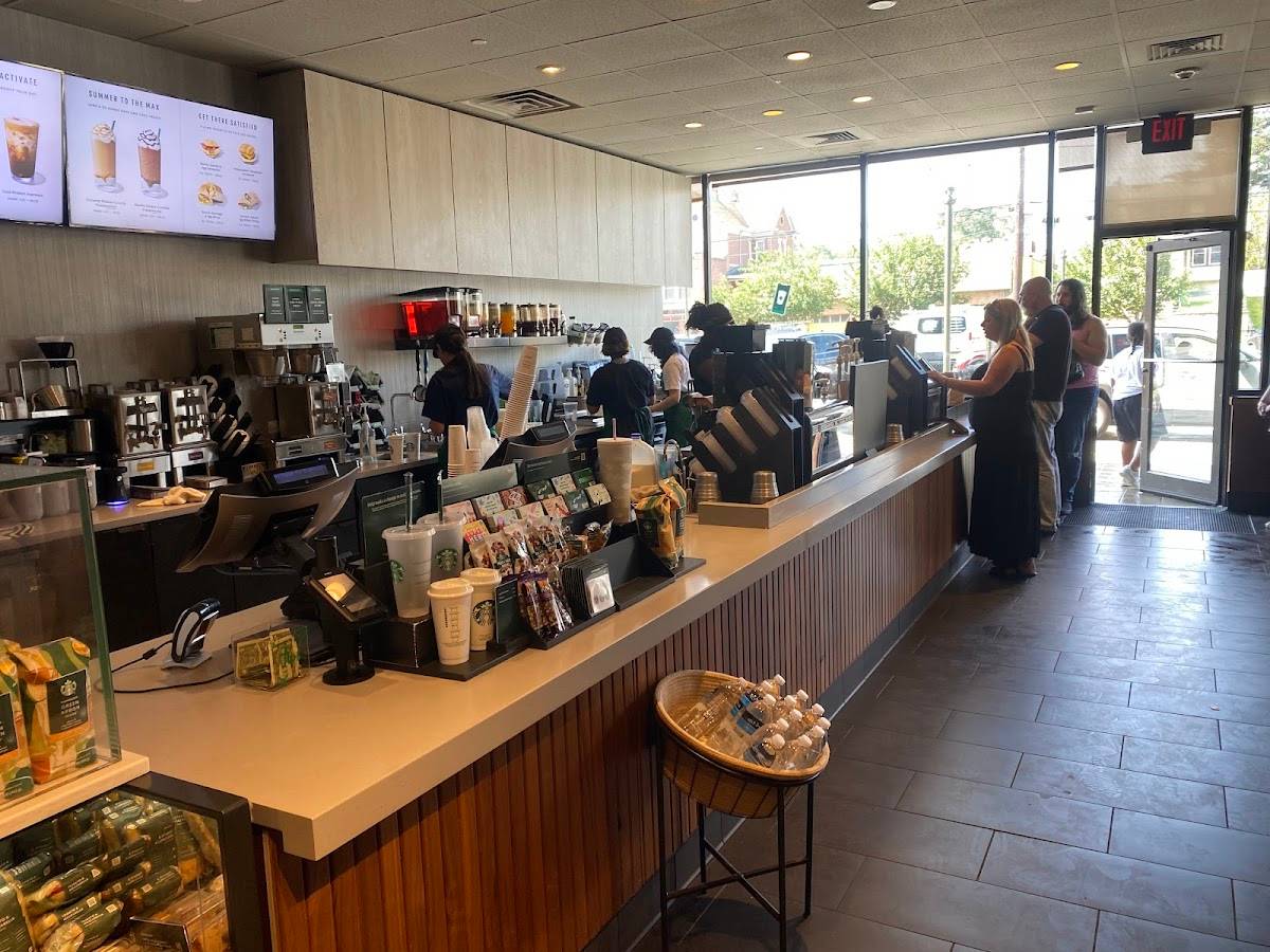 Starbucks restaurant in Hackensack - photo 5