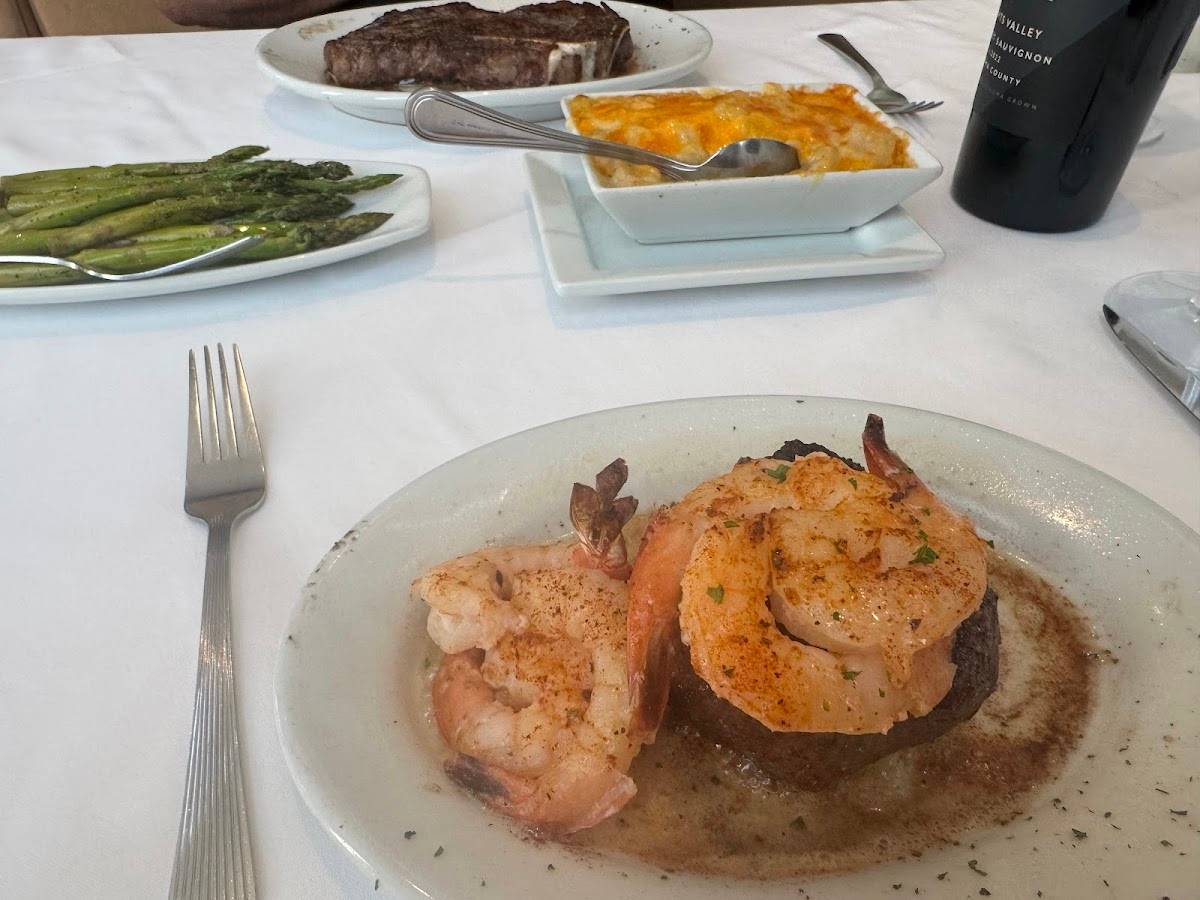 Ruth's Chris Steak House restaurant in Garden City - photo 4
